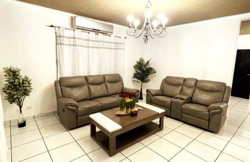 Sector 1 Nor-Oeste House | Casa Jardines Inn con Vista a la montaña
