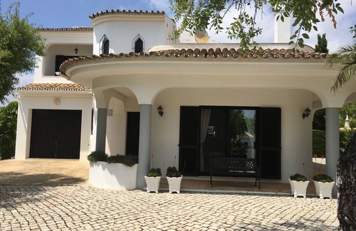Sao Bras de Alportel Villa | Casa Jean - Algarve, beautiful villa with stunning views & private swimming pool