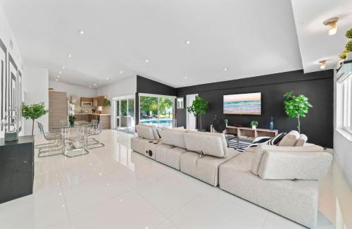 Ojus Villa | Casa Joia - Pool - 15min Beach - 5 min to shul
