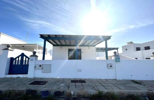 Los Cocoteros House | Casa Kalendra Jable Tu refugio cerca del mar