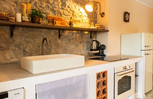 Jadranovo Villa | Casa Kamik - charming 19th century stone house, 50m from the sea. Sleeps 4+2.