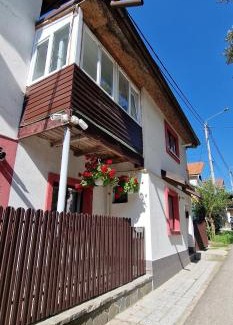 Busteni Apartment | Casa Kati