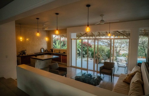Emiliano Zapata Villa | Casa La Bomba - Luxury and Serenity atop La Punta
