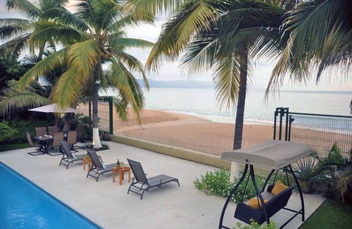 Colonia 5 de Diciembre House | Casa La Playa, MODERN, 8 BEDROOM,BEACHFRONT, Pool, Full Staff - Walk to Town