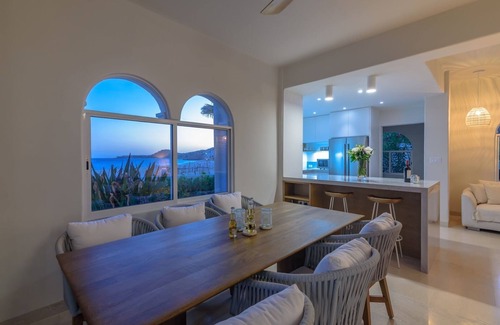 San Jose del Cabo Condo | Casa Las Olas, Luxury Modern Ocean Front On The Beach!