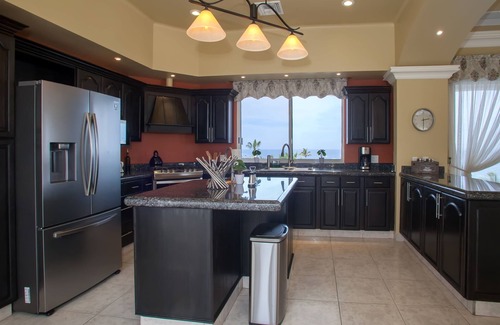 Cabo Bello Villa | Casa Las Vistas, Luxurious Villa with an Ocean & Arch View