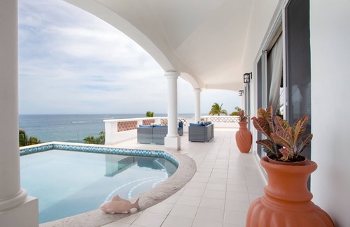 Cabo Bello Villa | Casa Las Vistas, Luxurious Villa with an Ocean & Arch View