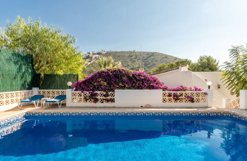 Arnella Villa | Casa Lavanda - beautiful villa with sea views in popular area of El Portet