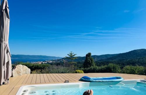 Ajaccio House | CASA LC chambre3 vue mer SPA de NAGE