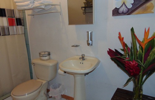 Pavas Bed & Breakfast | Casa Lima B&B Deluxe Room #12 (with Free Breakfast)