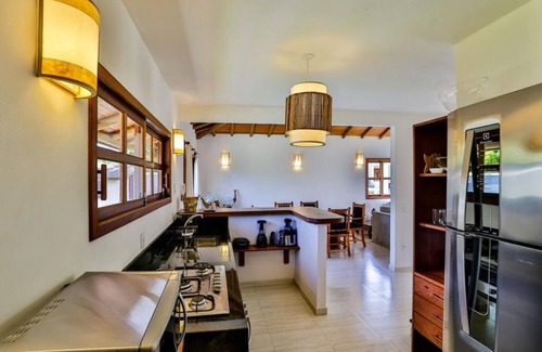 Arraial d'Ajuda House | Casa Linda de Alto Padrão em Condomínio com Piscina de Hidromassagem