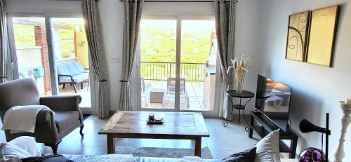 Velilla-Taramay House | Casa Londi