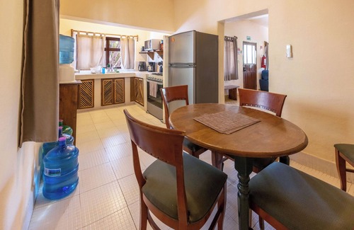 Loreto House | Casa Loreta (Sleeps 12, close sea)