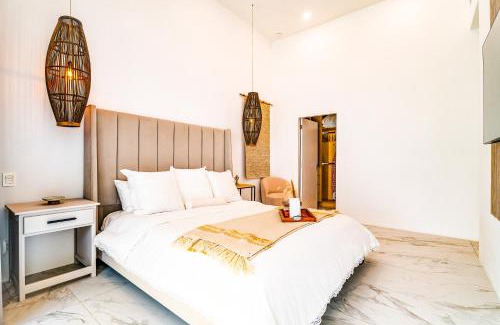 El Medano Ejidal Apartment | Casa Lucy- Opulent 3BR Cabo Retreat Awaits!