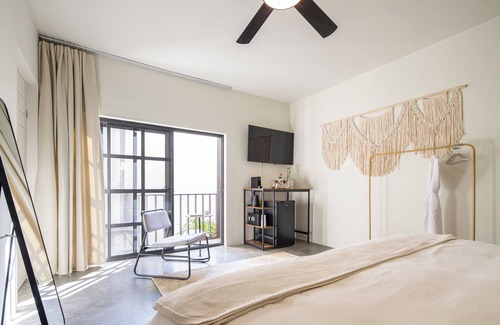 Ruta Independencia House | Casa Lumos - Minimalist Comfort Suites in Centro Historico