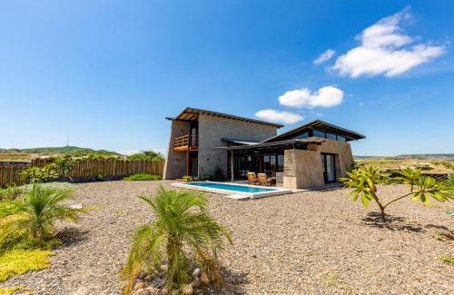 Mancora Villa | Casa Macondo - Casa de playa en Vichayito by WiroHouse