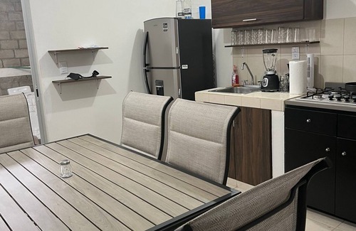 Manzanillo House | Casa Manzanillo, Colima, en Coto con Alberca, Capacidad 7 Personas