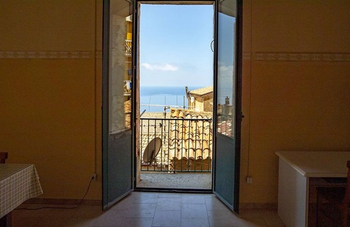 Marina di Pisciotta Apartment | Casa Marida - Holidays in a historic building with beautiful sea view