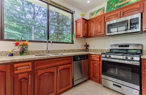 Tres Rios House | Casa Mariposa, in the middle of the mountains but close to the beaches.