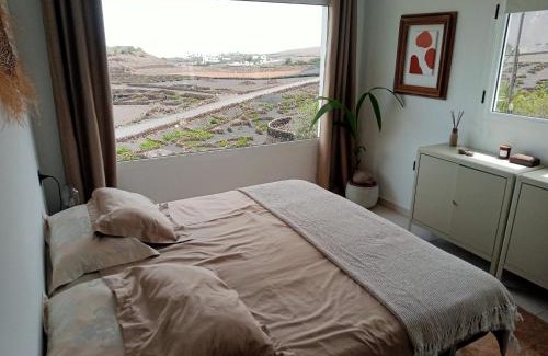 Tinajo Villa | Casa MaVi - Vineyard with ocean view