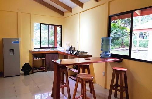Cahuita House | Casa Melocotón 4 people (Hotel-Cabinas Nadine)