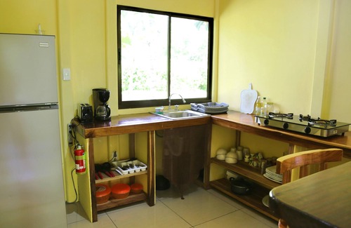 Cahuita House | Casa Melocotón 4 people (Hotel-Cabinas Nadine)