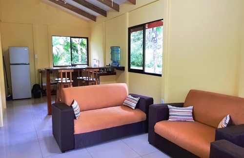 Cahuita House | Casa Melocotón 4 people (Hotel-Cabinas Nadine)