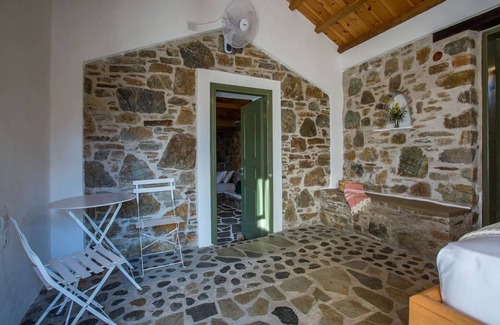 Alonnisos Old Town Ski Chalet | Casa Milos - Villa I - Floating Over The Aegean