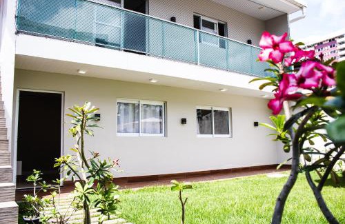 Madalena Apartment | Casa moderna com jardim privativo