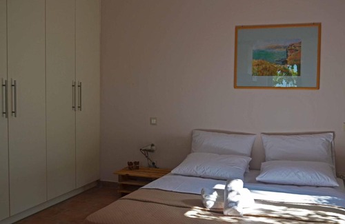 Mazarakata Apartment | Casa Muraglia Studio/Studio Under Castle