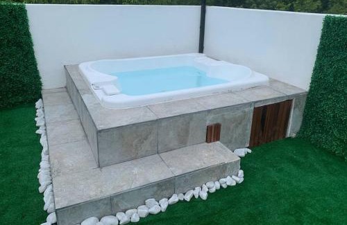 Puerto Juarez House | Casa Nah ha’ con jacuzzi, jardín y alberca
