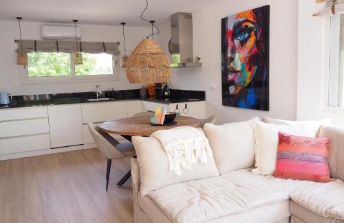 El Albir Apartment | Casa Narú Albir, duplex appartement met ruim terras en buitenkeuken