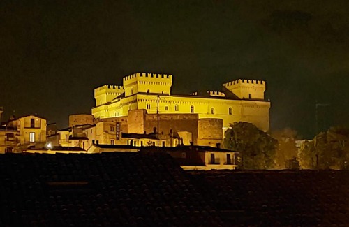 Celano House | Casa nel vicoletto