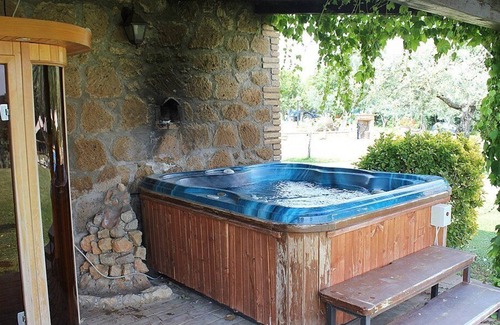 Tarano House | Casa Norberto B, fully refundable with voucher*: A welcoming apartment located on top of a small hill.