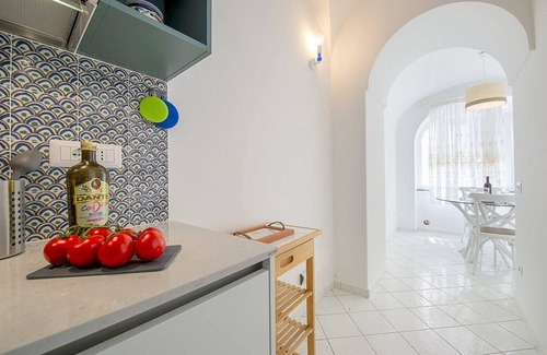 Praiano House | Casa Ondiva: A graceful two-story independent house which faces the sun and the sea.