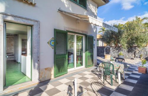 Calatabiano Apartment | Casa Orchidea vista mare