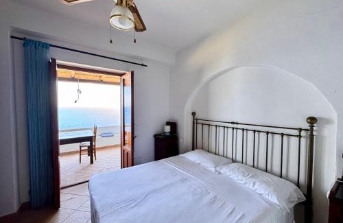 Malfa House | Casa Ornella, appartamento con vista mozzafiato sulle Eolie