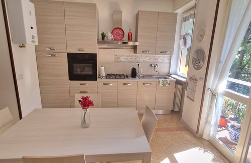 Abbadia Lariana Apartment | Casa Orso - Romantic Stay by Lake Como - Central - Walk to Beach & Trails