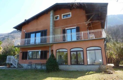 Porto Valtravaglia Apartment | Casa Paradiso