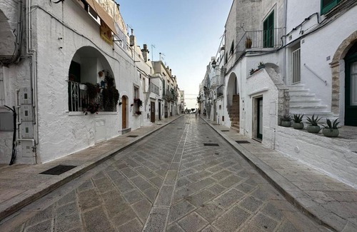 Old Town Cisternino Apartment | Casa Pietra Viva