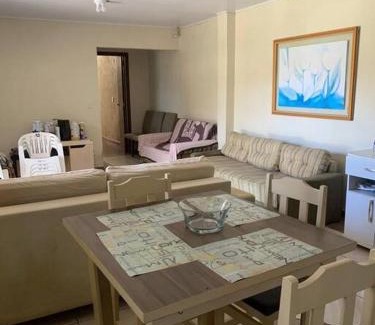 Laranjal House | Casa piscina na praia Laranjal