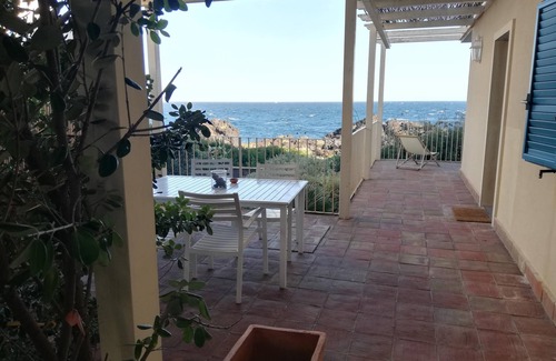 Pozzillo House | Casa Pozzillo: two rooms with splendid sea right in front of the house!