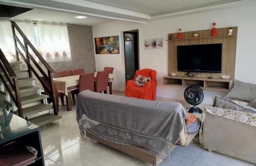Alto Ribeirao Leste House | Casa próximo a Praia Morro das Pedras e Aeroporto