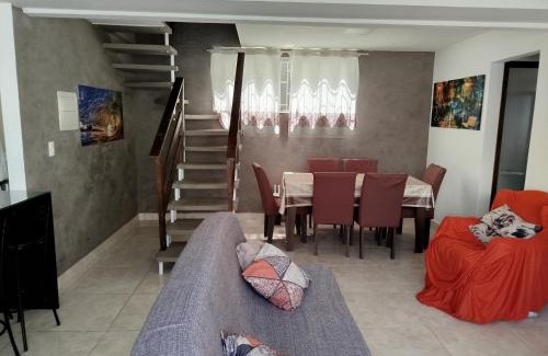 Alto Ribeirao Leste House | Casa próximo a Praia Morro das Pedras e Aeroporto
