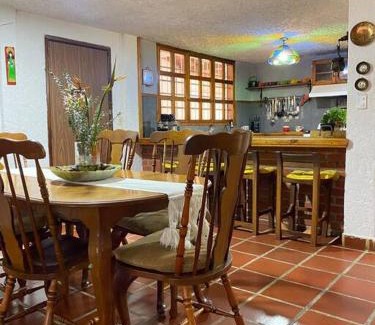 Margarita Island House | Casa Rústica con jardínes en excelente ubicación