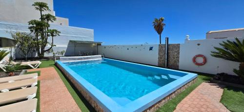 Tias Apartment | Casa Roja 6 Tias - Quiet Resort, Central, Parking