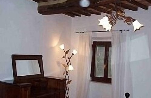 Pereta Apartment | Casa Romantica with balcony in stunning medieval village, short drive to beach