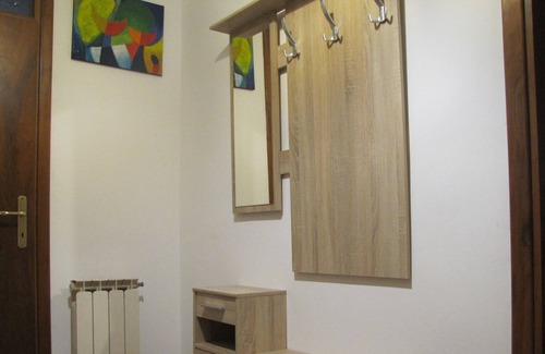 Marghera Apartment | Casa Rosa # Direct bus to Venice #free street parking # Smart TV