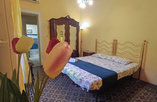 Acireale Bed & Breakfast | Casa Rossi Bed & Breakfast within walking distance of the historic center and 5 minutes from the sea