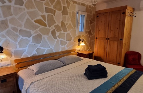 Pedralba Bed & Breakfast | Casa Rural near Turia Natural Park with Jacuzzi